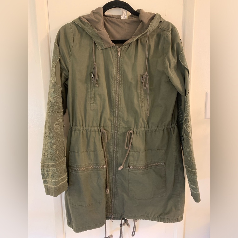 Monoreno Olive Utility Jacket with Embroidery - Picture 7 of 7